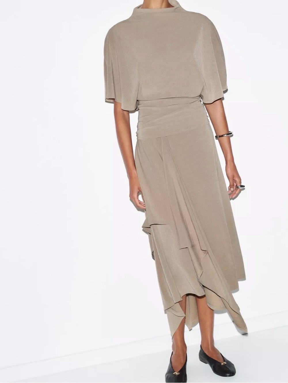 Flowy asymmetric Zara skirt